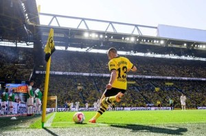  伯恩利定位球战术奏效主场力克西汉姆联获首胜