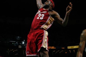  三球24+12黄蜂终结骑士连胜  