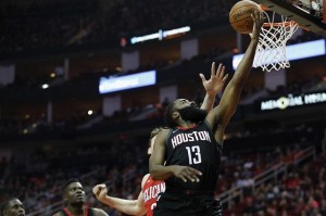  申京低位背打无解攻势，火箭主场力克勇士终结对手三连胜