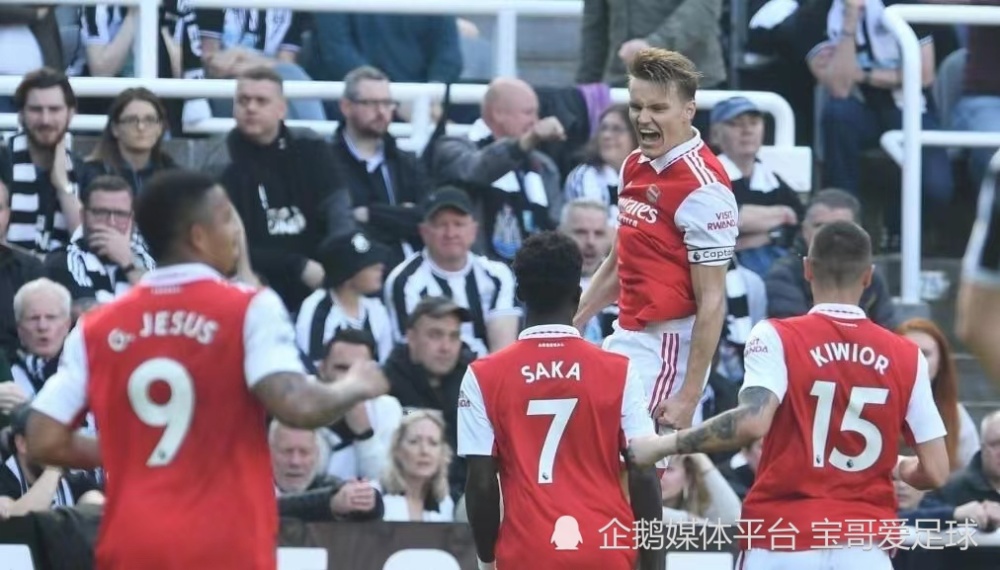  阿森纳防线送礼，马丁内利造乌龙终结连败  