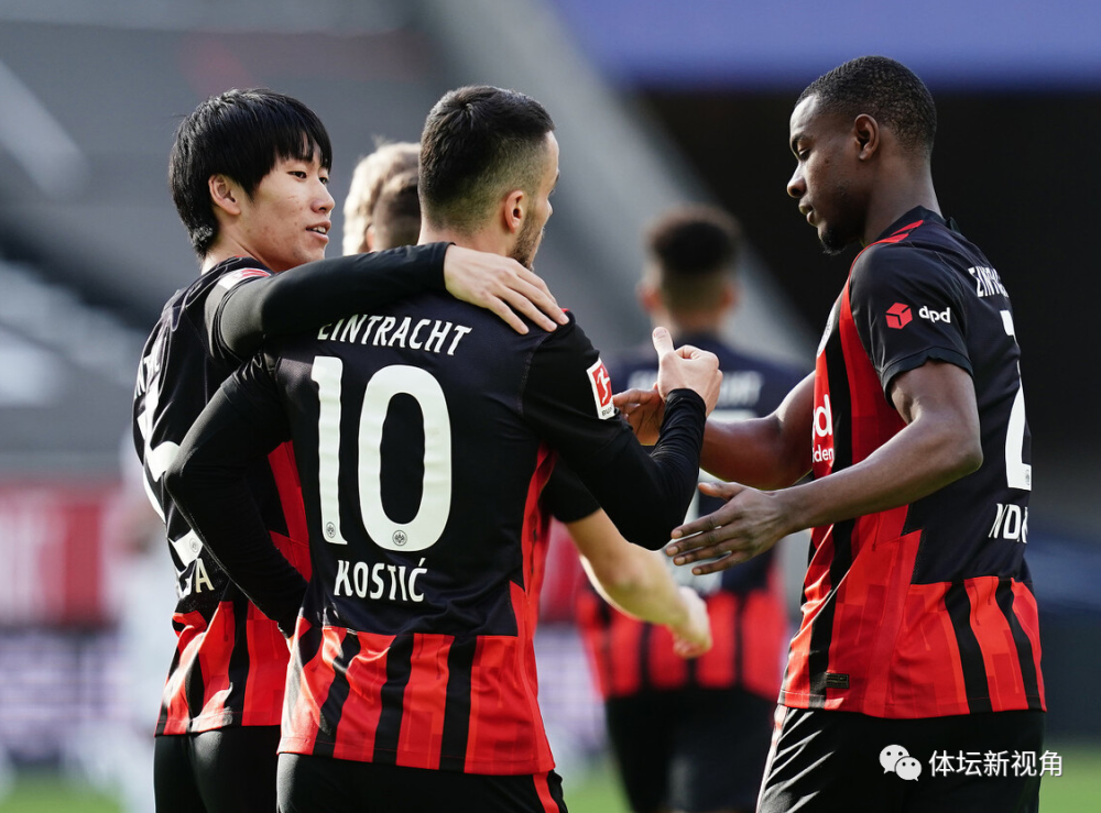  德甲金靴之争进入白热化多名射手榜前列胶着  